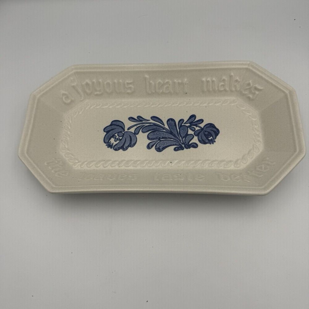 Pfaltzgraff YORKTOWNE Bread Tray A JOYOUS HEART MAKES LOAVES TASTE BETTER USA